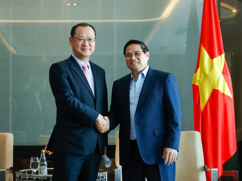 Thủ tướng tiếp đại diện 3 tập đoàn đầu tư hàng chục tỷ USD tại Việt Nam